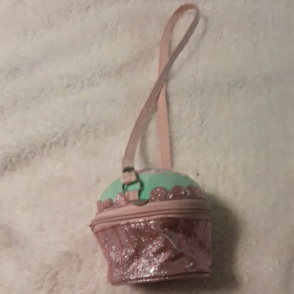 Small Bag looks like donut NWOT cute - Picture 10 of 10